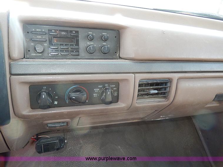 image for item H9535 1993 Ford F350 XL Crew Cab pickup truck