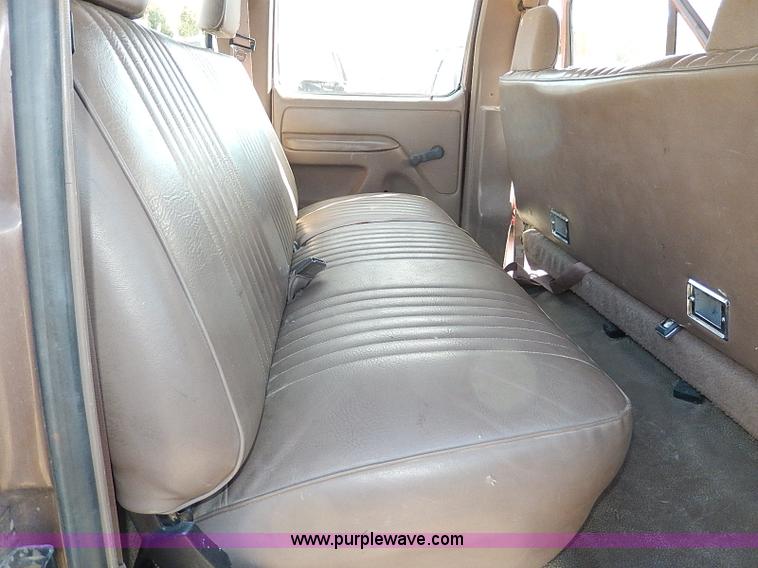 image for item H9535 1993 Ford F350 XL Crew Cab pickup truck