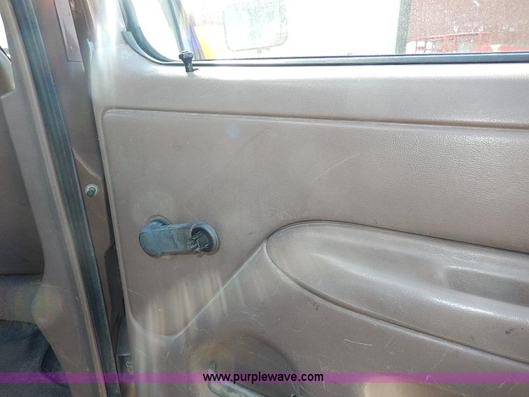 image for item H9535 1993 Ford F350 XL Crew Cab pickup truck