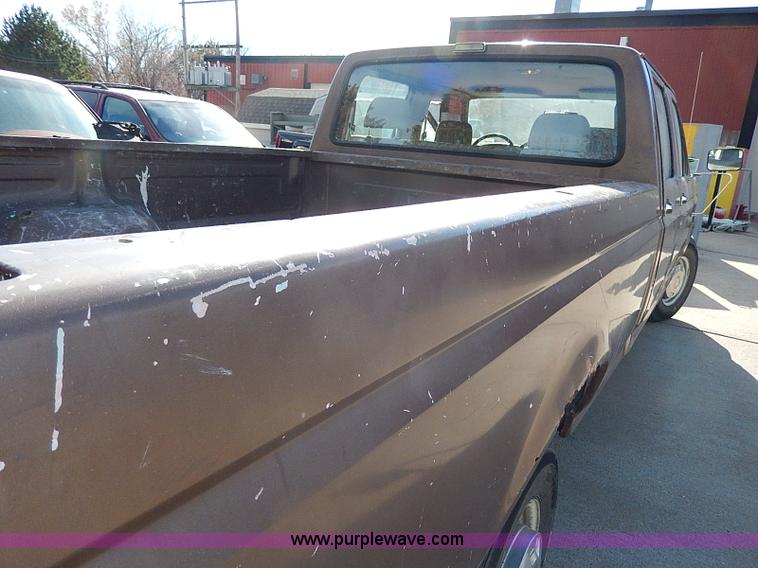 image for item H9535 1993 Ford F350 XL Crew Cab pickup truck