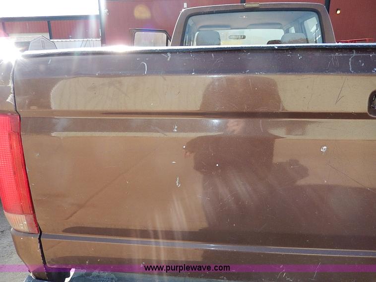 image for item H9535 1993 Ford F350 XL Crew Cab pickup truck