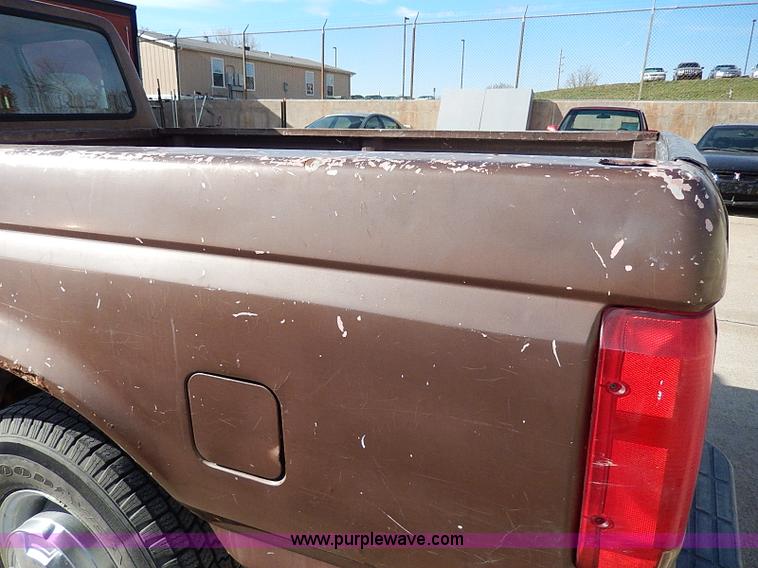 image for item H9535 1993 Ford F350 XL Crew Cab pickup truck