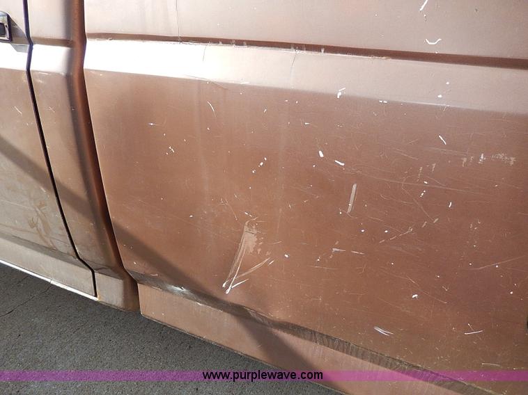 image for item H9535 1993 Ford F350 XL Crew Cab pickup truck