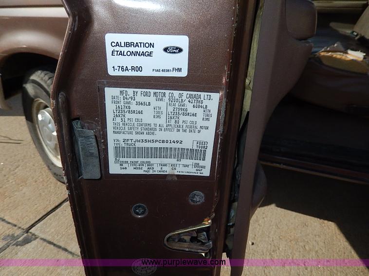 image for item H9535 1993 Ford F350 XL Crew Cab pickup truck