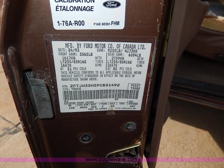 image for item H9535 1993 Ford F350 XL Crew Cab pickup truck