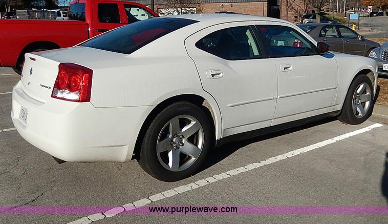 image for item H9543 2009 Dodge Charger SE
