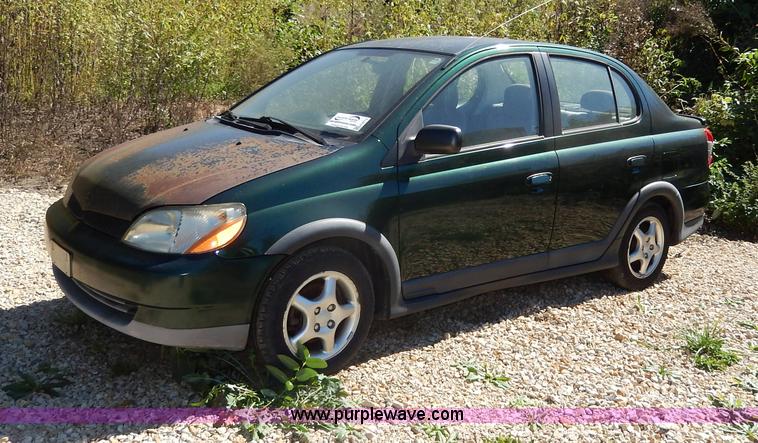 image for item H9712 2001 Toyota Echo