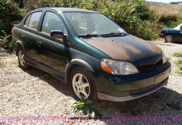 image for item H9712 2001 Toyota Echo