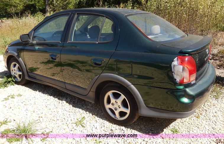 image for item H9712 2001 Toyota Echo