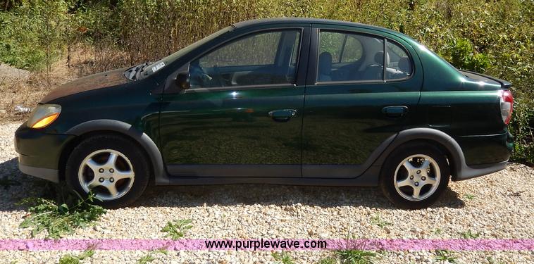 image for item H9712 2001 Toyota Echo