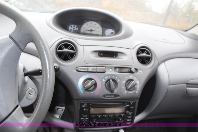 image for item H9712 2001 Toyota Echo