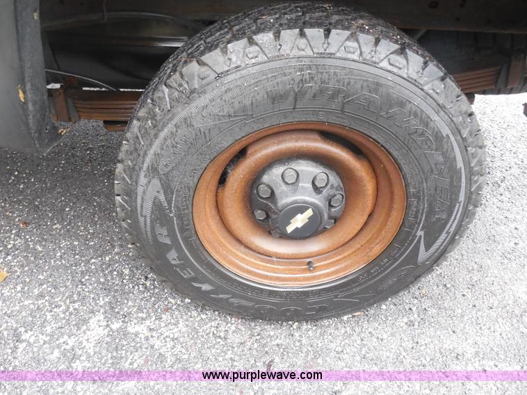 image for item I1251 1999 Chevrolet 2500 pickup truck