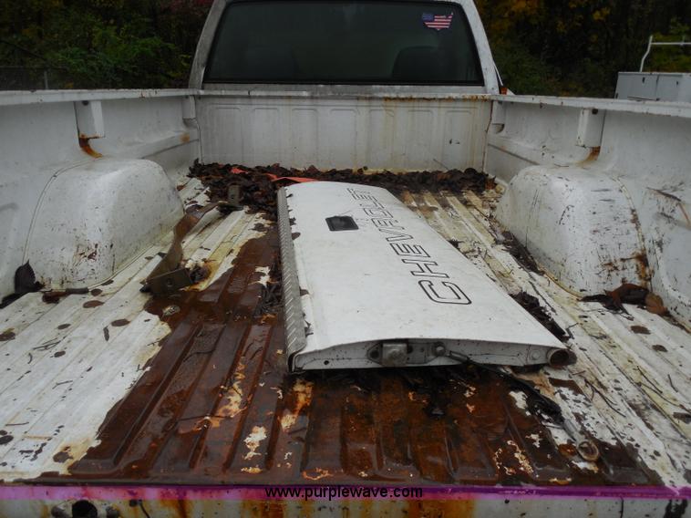 image for item I1251 1999 Chevrolet 2500 pickup truck