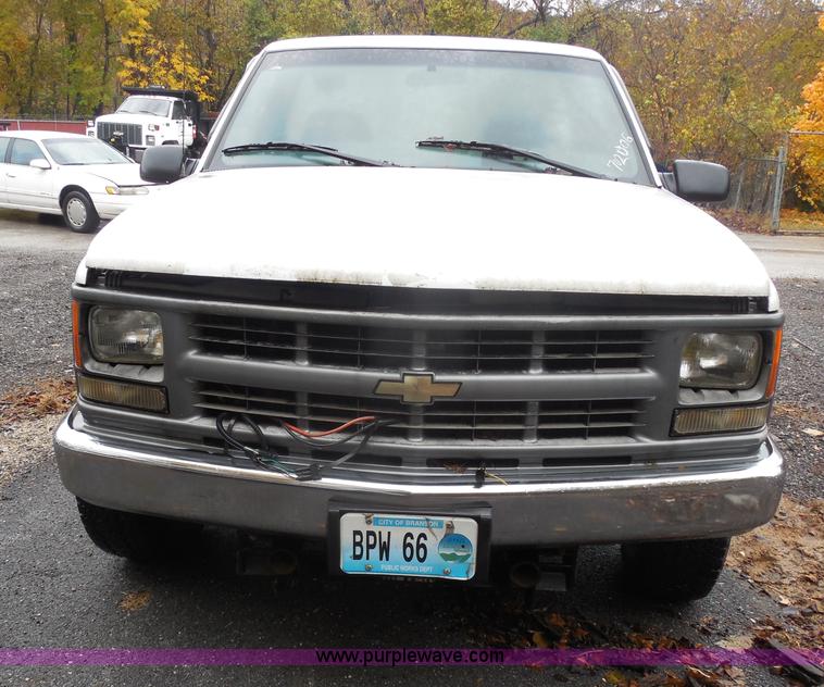 image for item I1251 1999 Chevrolet 2500 pickup truck
