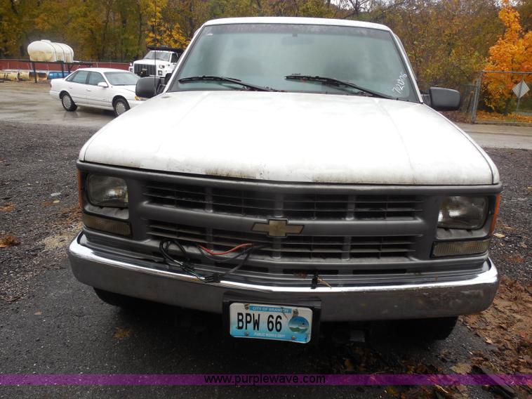 image for item I1251 1999 Chevrolet 2500 pickup truck