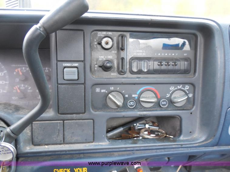 image for item I1251 1999 Chevrolet 2500 pickup truck