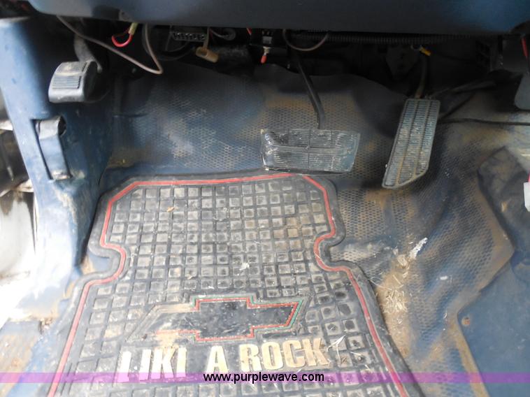 image for item I1251 1999 Chevrolet 2500 pickup truck