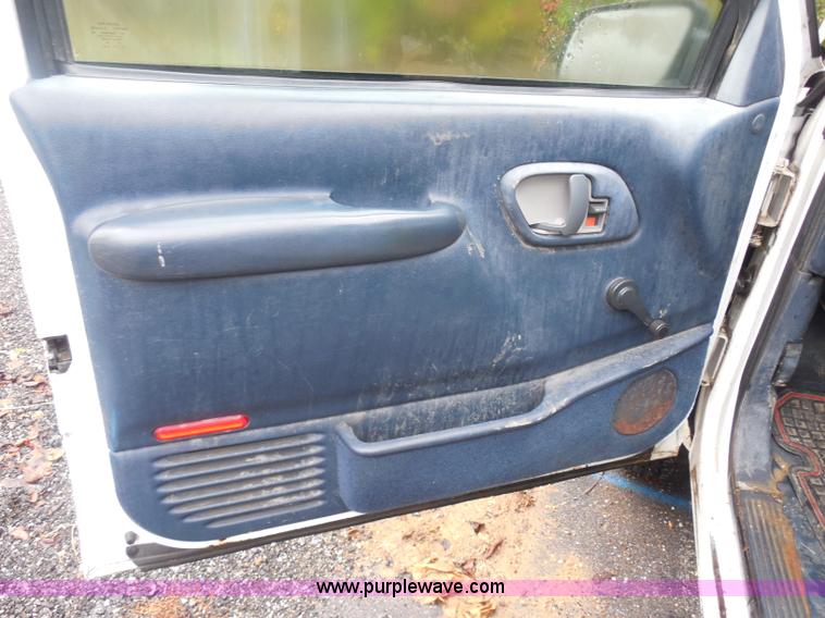 image for item I1251 1999 Chevrolet 2500 pickup truck