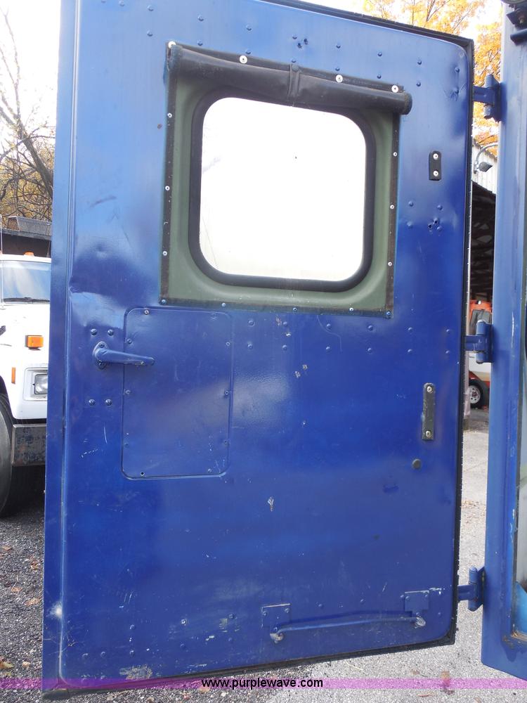 image for item I1252 1985 Chevrolet D30 box truck