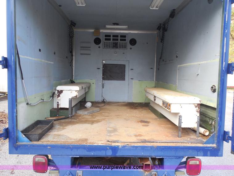 image for item I1252 1985 Chevrolet D30 box truck