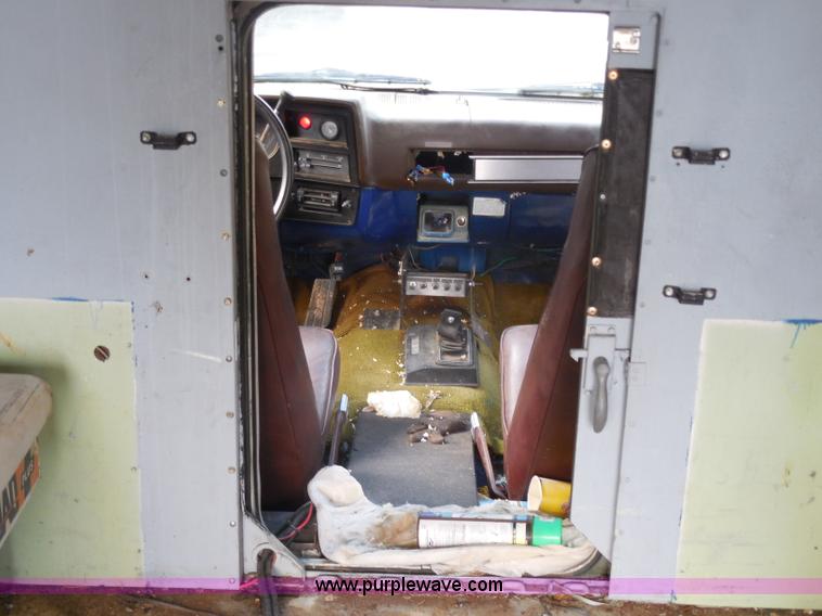 image for item I1252 1985 Chevrolet D30 box truck