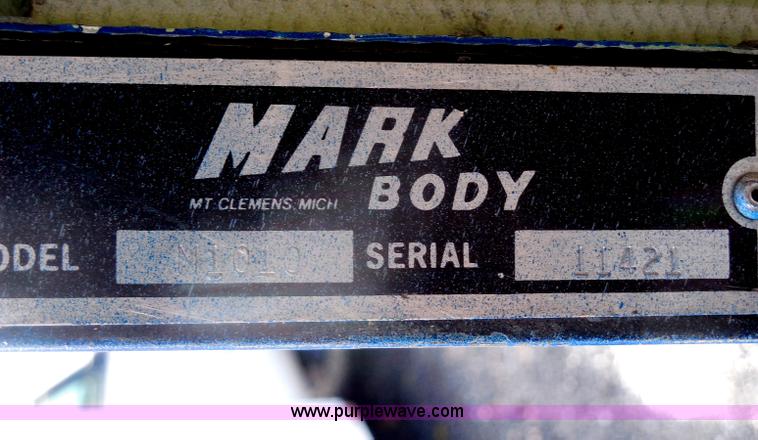 image for item I1252 1985 Chevrolet D30 box truck