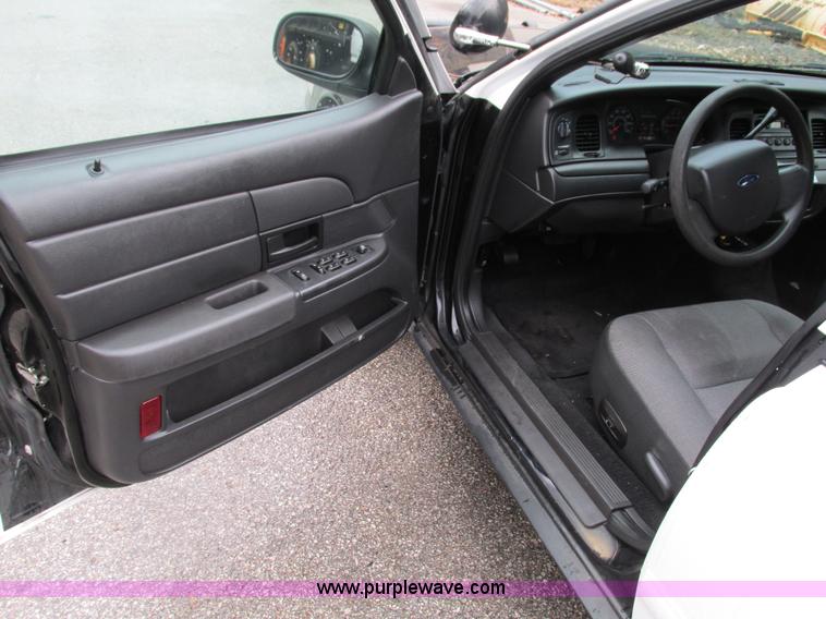 image for item I1253 2008 Ford Crown Victoria Police Interceptor