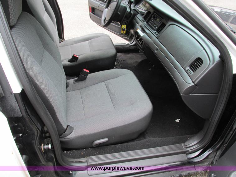 image for item I1253 2008 Ford Crown Victoria Police Interceptor