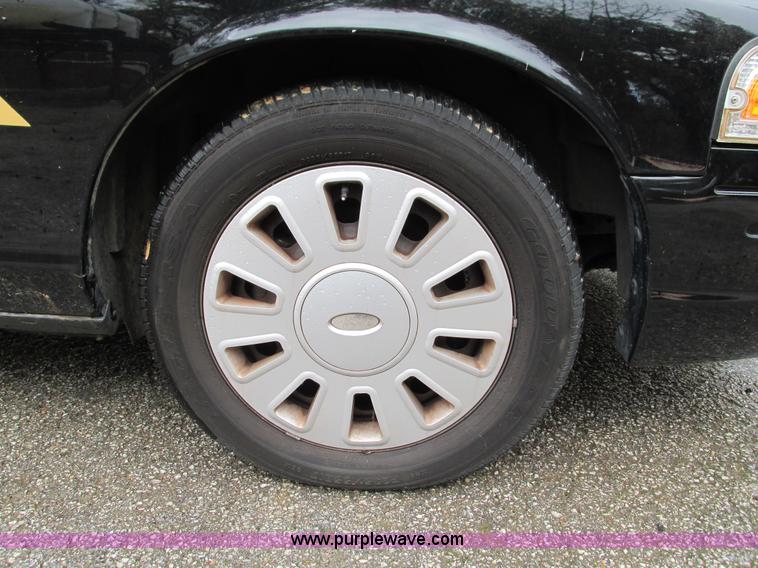 image for item I1253 2008 Ford Crown Victoria Police Interceptor