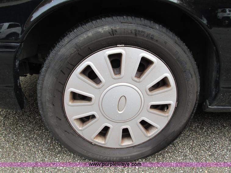 image for item I1253 2008 Ford Crown Victoria Police Interceptor