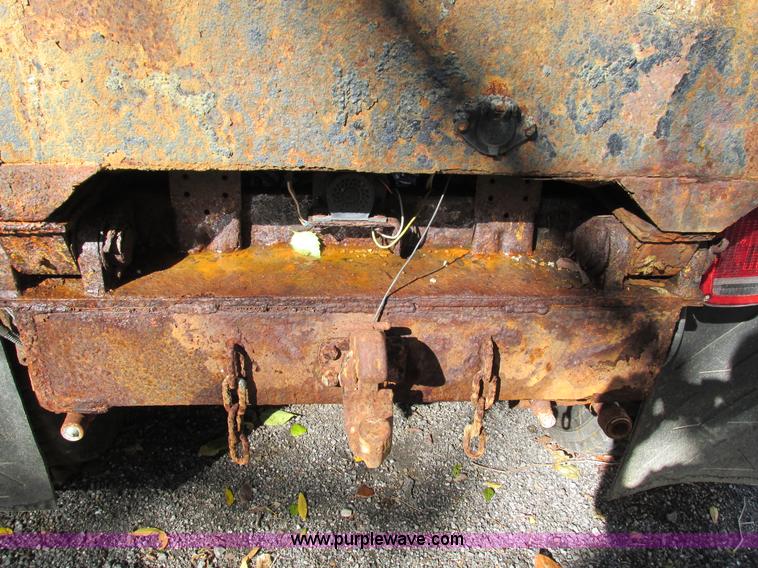 image for item I1254 1994 Ford F800 dump truck