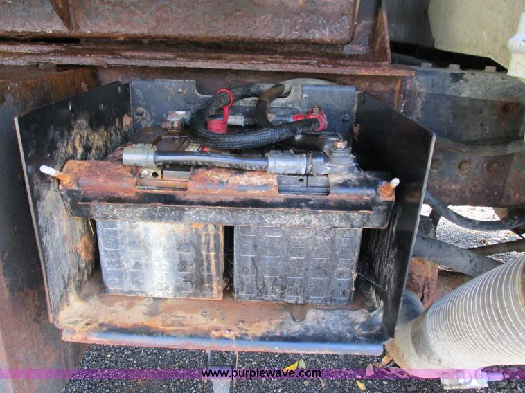 image for item I1254 1994 Ford F800 dump truck