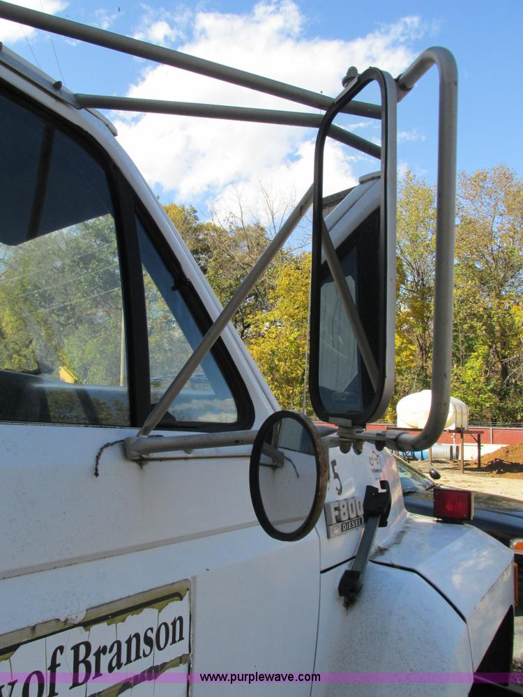 image for item I1254 1994 Ford F800 dump truck