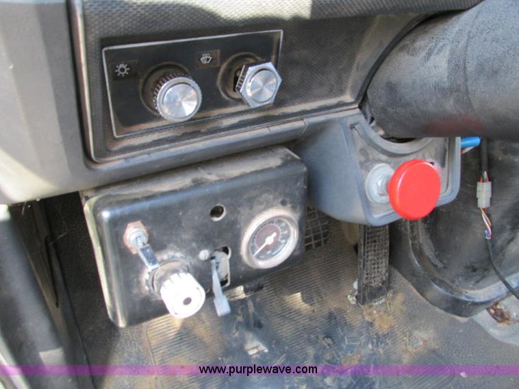 image for item I1254 1994 Ford F800 dump truck