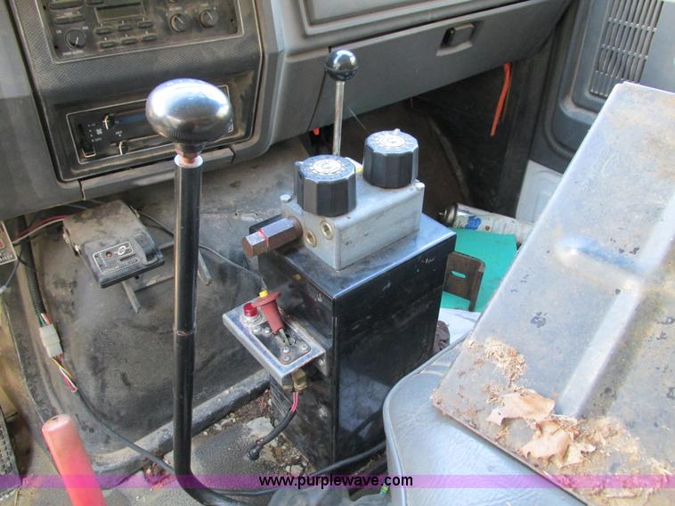 image for item I1254 1994 Ford F800 dump truck