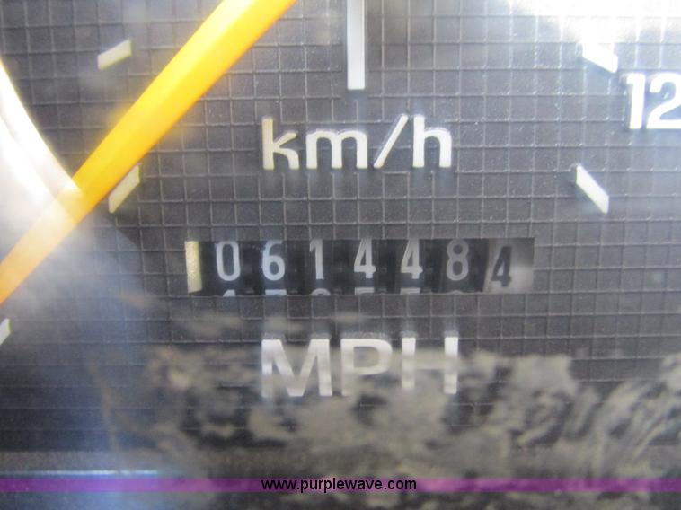 image for item I1254 1994 Ford F800 dump truck