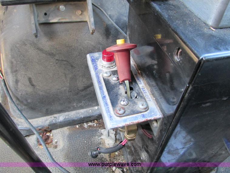 image for item I1254 1994 Ford F800 dump truck