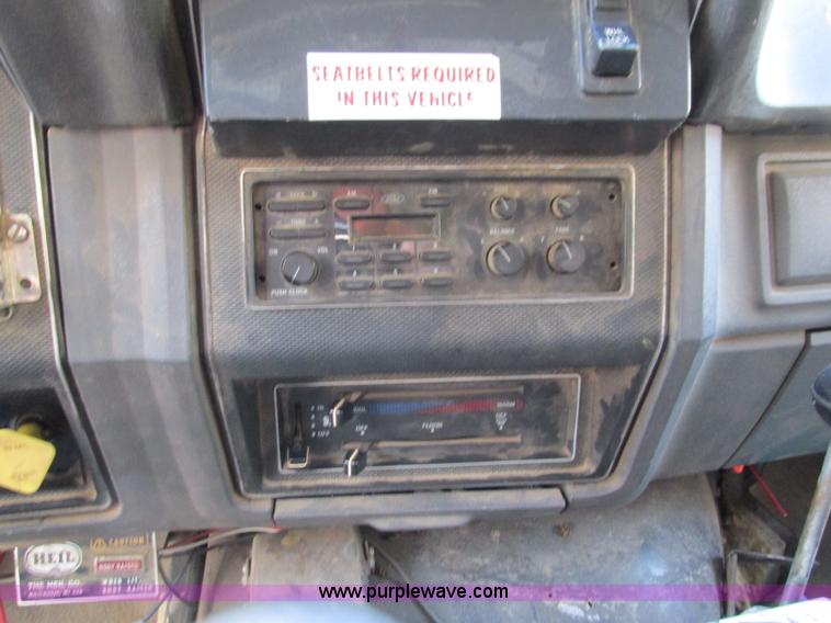 image for item I1254 1994 Ford F800 dump truck