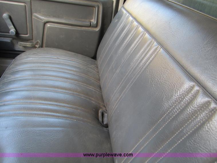 image for item I1254 1994 Ford F800 dump truck