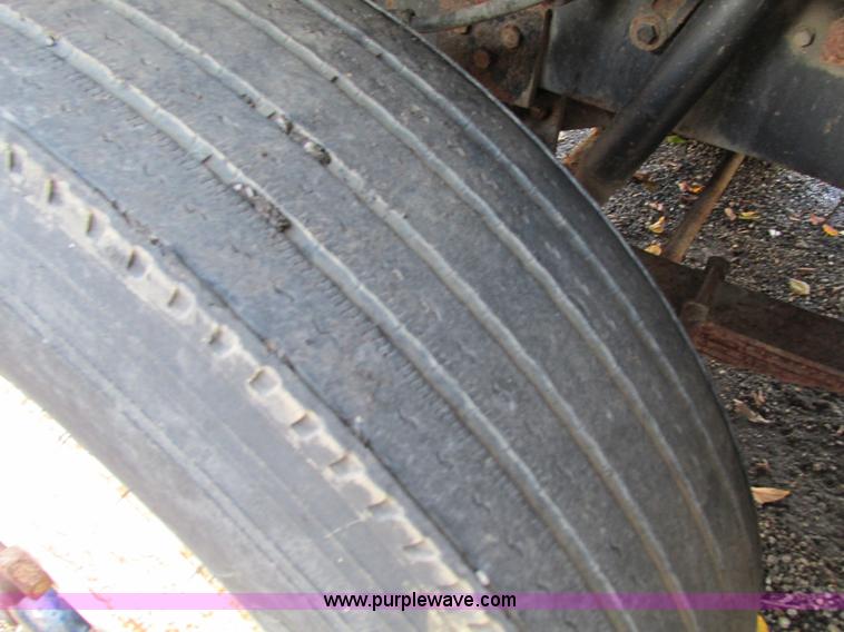 image for item I1254 1994 Ford F800 dump truck