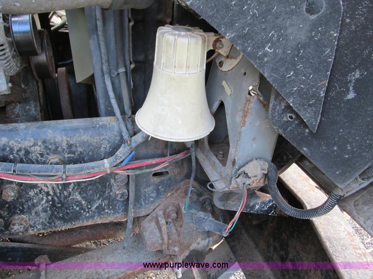 image for item I1254 1994 Ford F800 dump truck