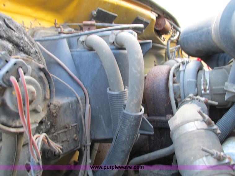 image for item I1254 1994 Ford F800 dump truck