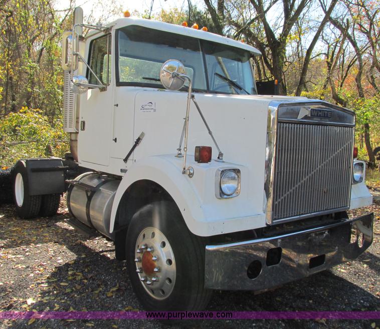 image for item I1255 1985 White WCM semi truck