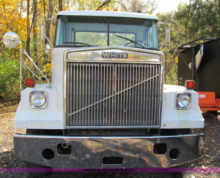 image for item I1255 1985 White WCM semi truck