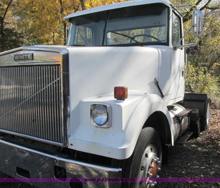 image for item I1255 1985 White WCM semi truck