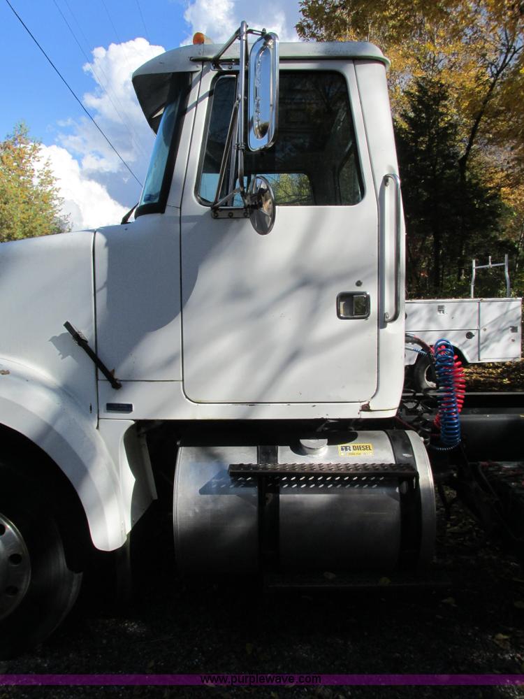 image for item I1255 1985 White WCM semi truck