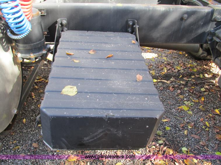 image for item I1255 1985 White WCM semi truck