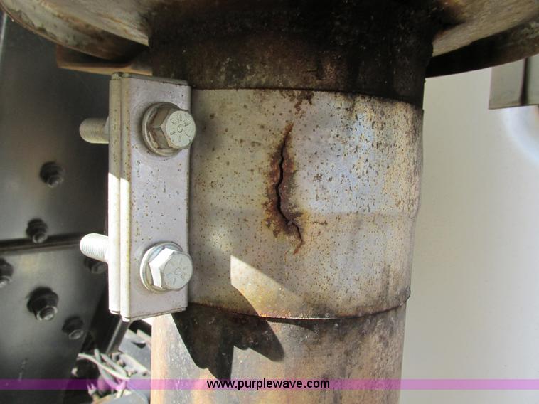 image for item I1255 1985 White WCM semi truck