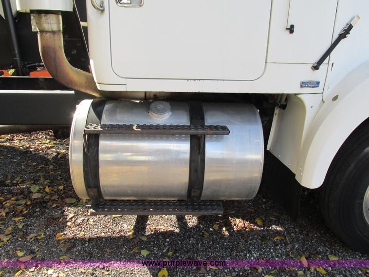 image for item I1255 1985 White WCM semi truck