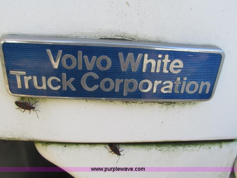 image for item I1255 1985 White WCM semi truck